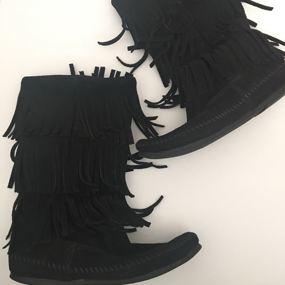 Minnetonka Black 3 Layer Fringe Boots